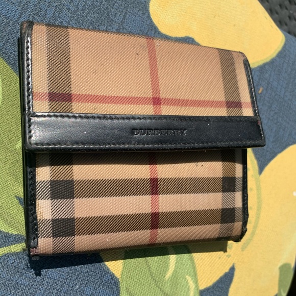 Vintage Burberry bifold wallet - Picture 1 of 5
